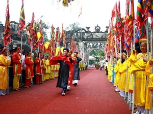 Hai Duong Ouverture de la fête printanière de Con Son-Kiep Bac 2013